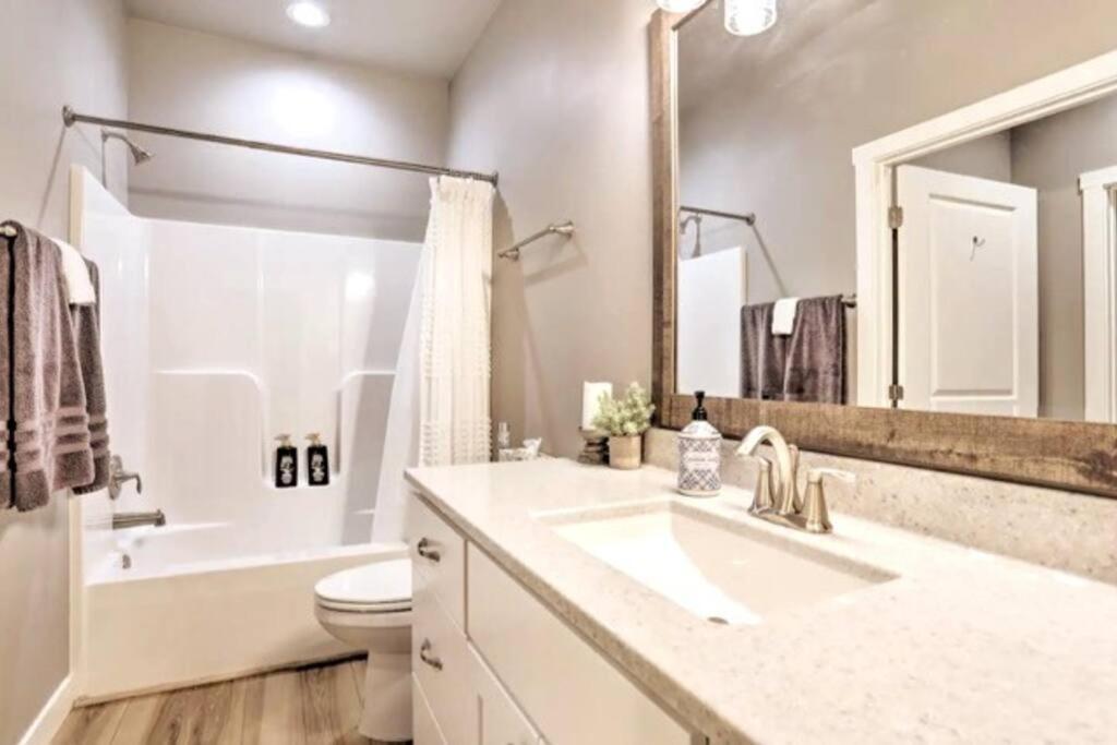 New! Cozy & Modern Spearfish Home Near Downtown! Bagian luar foto
