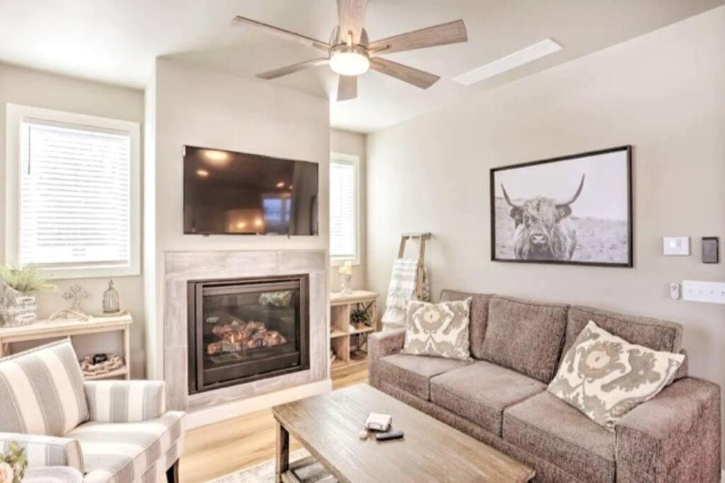 New! Cozy & Modern Spearfish Home Near Downtown! Bagian luar foto
